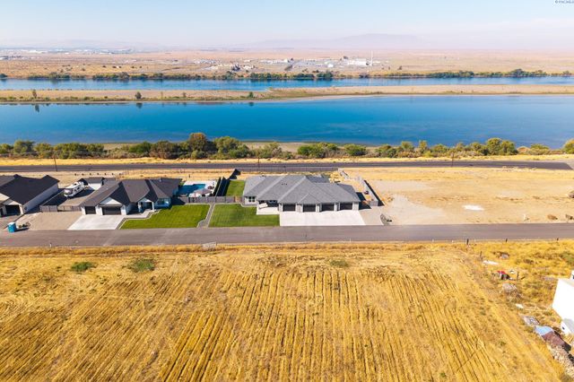 113 Columbia Bluff Lane, Pasco, WA 99301