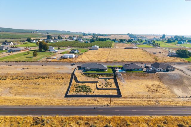 113 Columbia Bluff Lane, Pasco, WA 99301