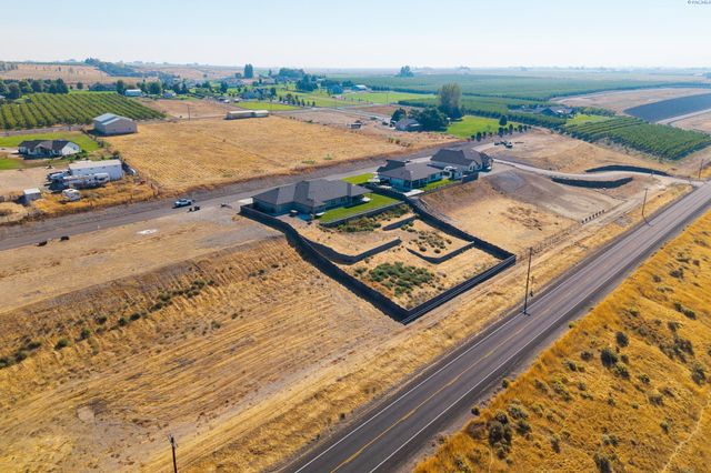 113 Columbia Bluff Lane, Pasco, WA 99301