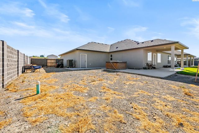 113 Columbia Bluff Lane, Pasco, WA 99301