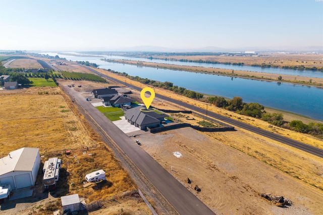113 Columbia Bluff Lane, Pasco, WA 99301
