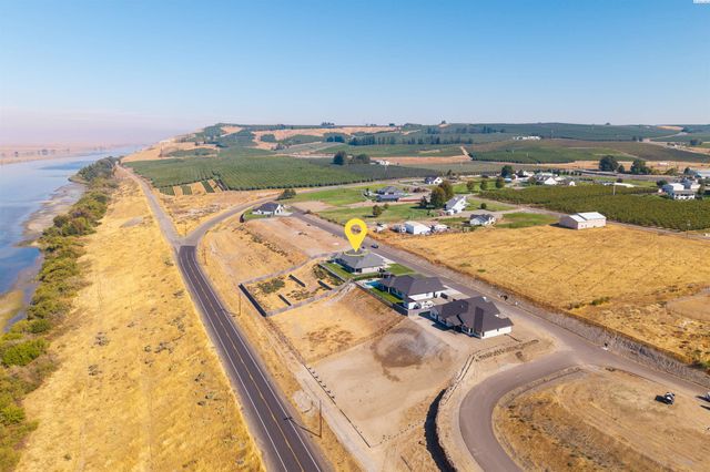 113 Columbia Bluff Lane, Pasco, WA 99301