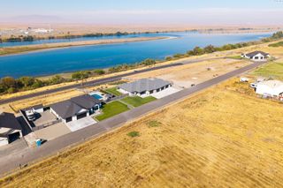 113 Columbia Bluff Lane, Pasco, WA 99301