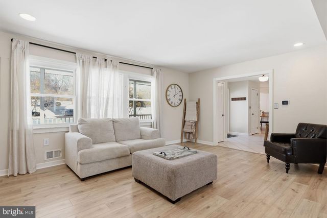 61 WILLIS, Ewing, NJ 08628