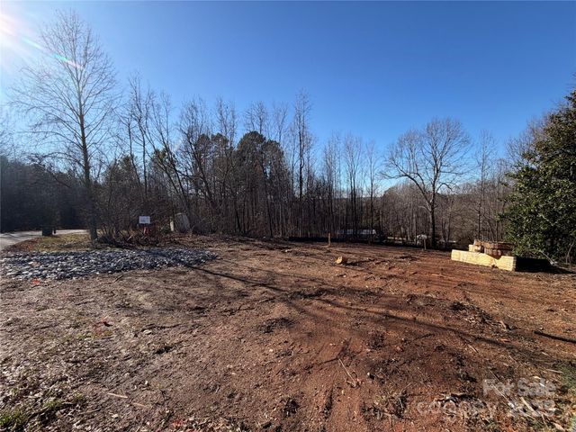 1074 Mountain Crest Drive, Kings Mountain, NC 28086
