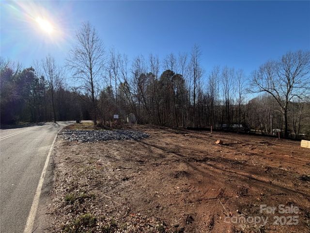 1074 Mountain Crest Drive, Kings Mountain, NC 28086