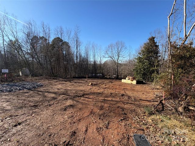 1074 Mountain Crest Drive, Kings Mountain, NC 28086