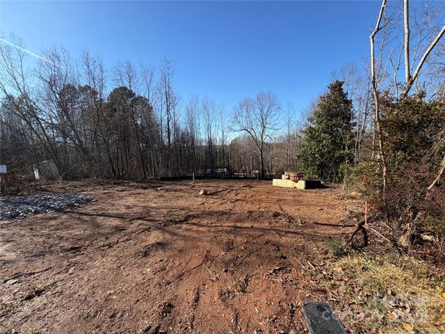 1074 Mountain Crest Drive, Kings Mountain, NC 28086