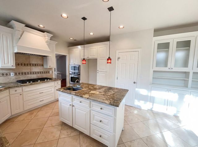 11950 Rising Sun Way, Gold River, CA 95670