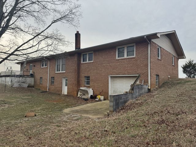 1349 Lexington Hwy, Loretto, TN 38469