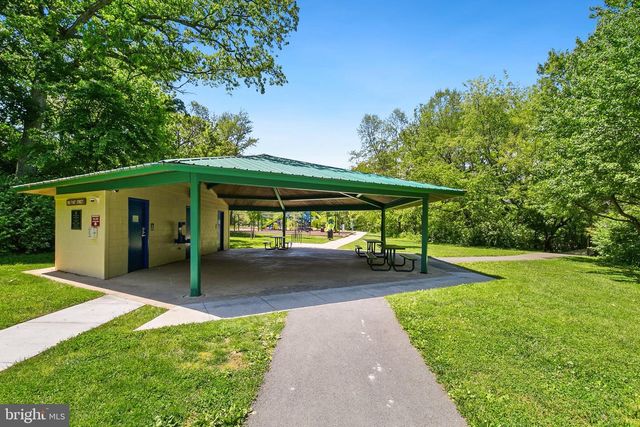 804 1ST ST, Rockville, MD 20850