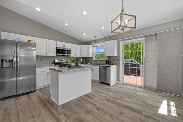 10011 Sheridan ROAD, Pleasant Prairie, WI 53158