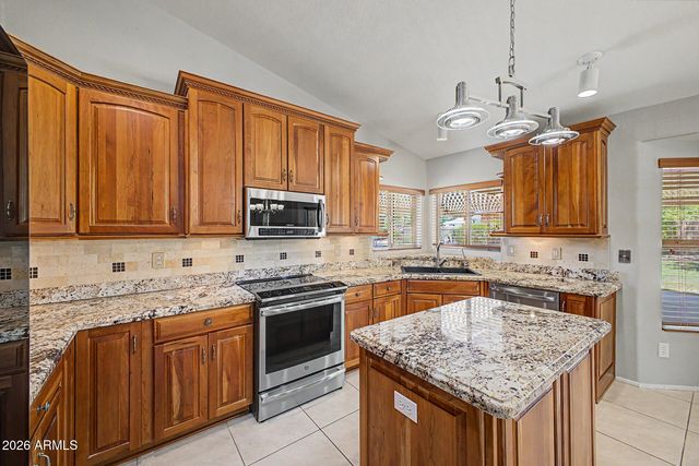 6844 W COLUMBINE Drive, Peoria, AZ 85381