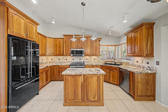6844 W COLUMBINE Drive, Peoria, AZ 85381