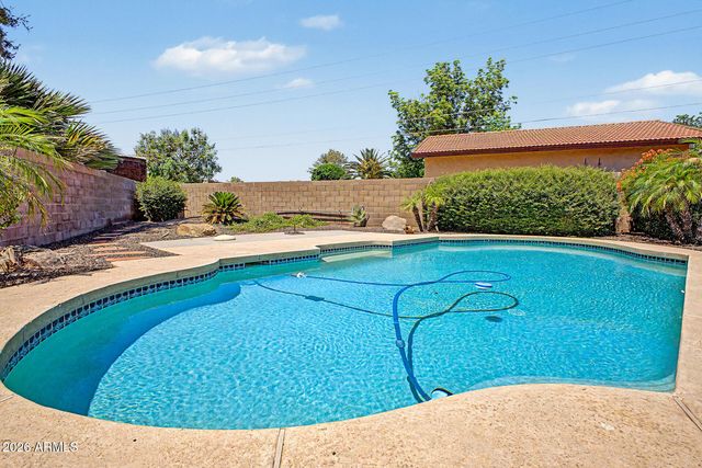6844 W COLUMBINE Drive, Peoria, AZ 85381