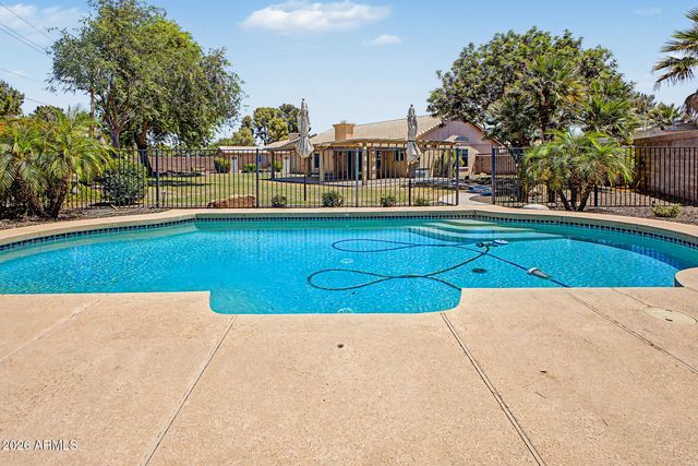 6844 W COLUMBINE Drive, Peoria, AZ 85381