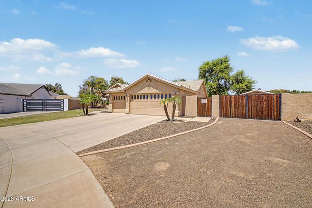 6844 W COLUMBINE Drive, Peoria, AZ 85381