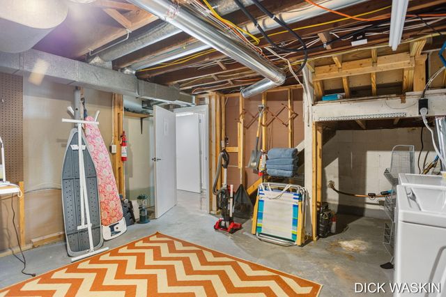 43 Ellis Street, Douglas, MI 49406