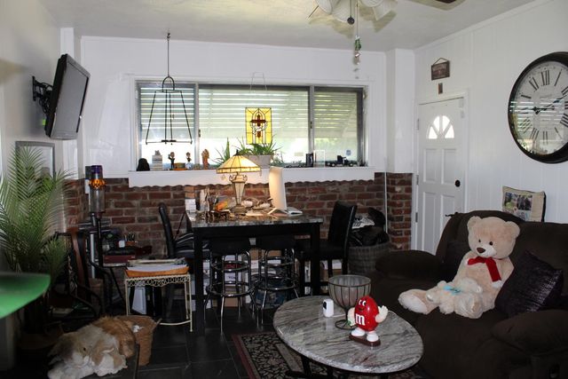 3907 E Acacia Avenue, Fresno, CA 93726