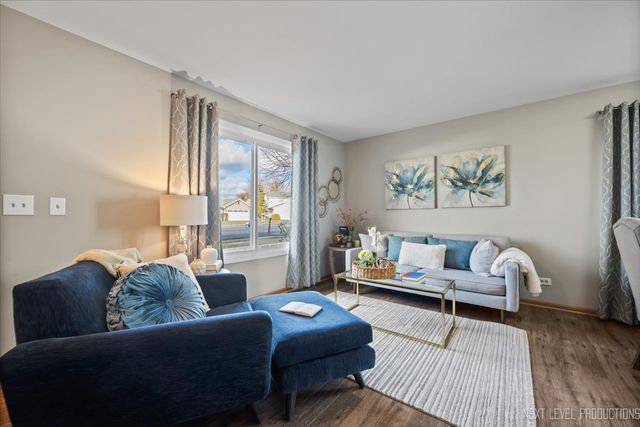 2465 Bristol Court, Aurora, IL 60504