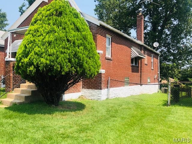 6997 Woodrow Avenue, St Louis, MO 63121