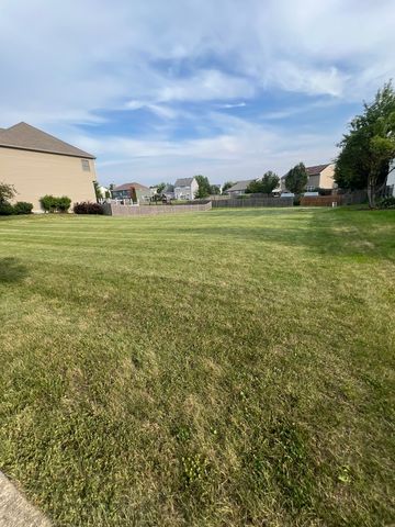 5270 Greenshire Circle, Lake In The Hills, IL 60156
