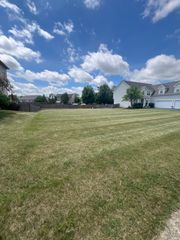 5270 Greenshire Circle, Lake In The Hills, IL 60156