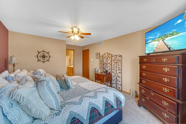 947 Oak Drive, Crown Point, IN 46307