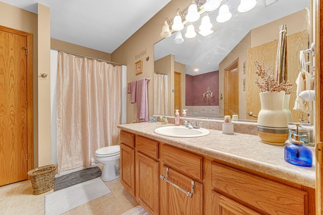 947 Oak Drive, Crown Point, IN 46307