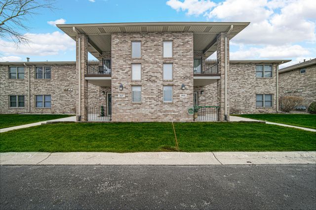 947 Oak Drive, Crown Point, IN 46307