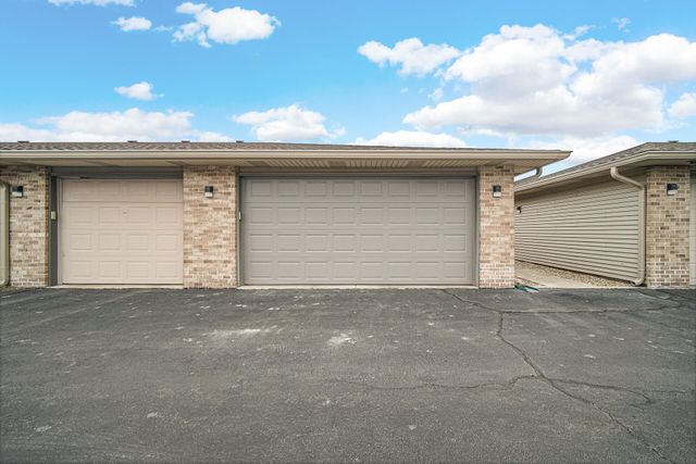 947 Oak Drive, Crown Point, IN 46307