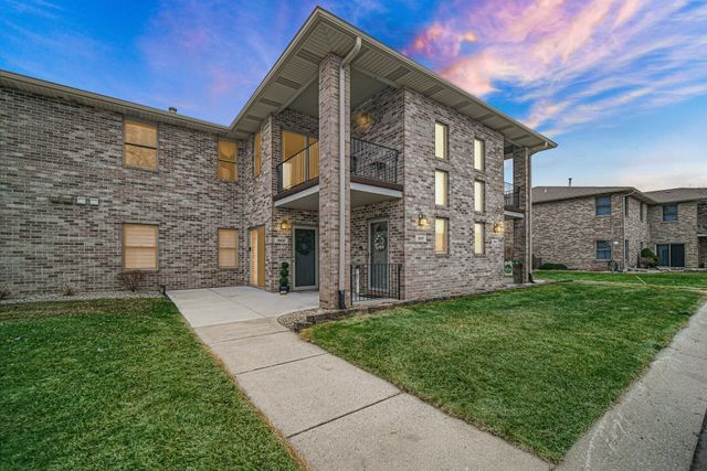 947 Oak Drive, Crown Point, IN 46307