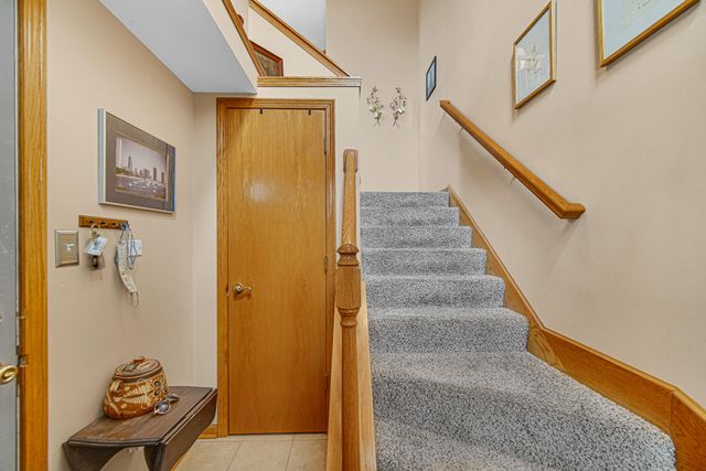 947 Oak Drive, Crown Point, IN 46307