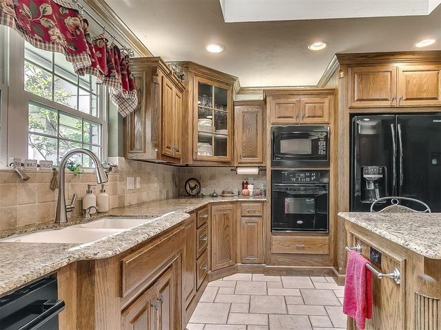 11050 Greenwood Drive, Piedmont, OK 73078