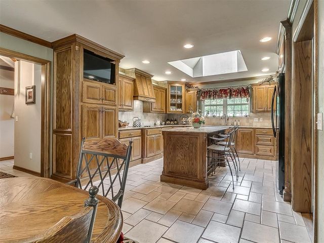 11050 Greenwood Drive, Piedmont, OK 73078