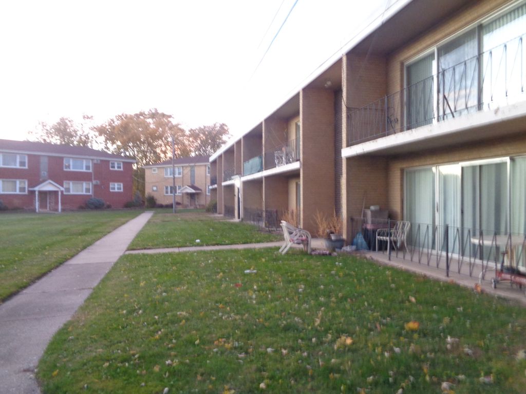 5818 107th courtway 10, Chicago Ridge, IL 60415