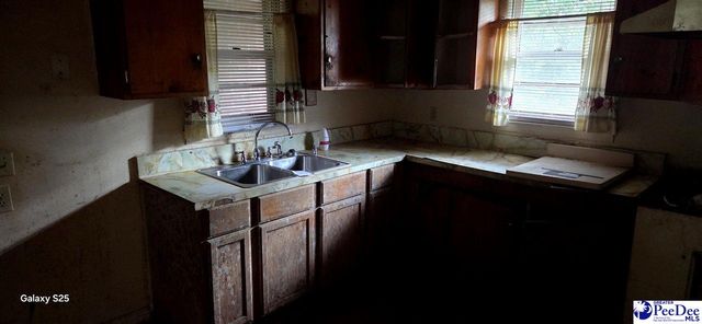 318 Jasper Ave, Hartsville, SC 29550