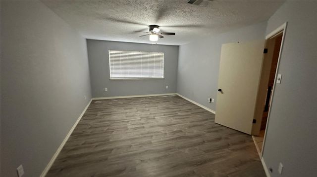 8607 Knoll Forest Drive, Humble, TX 77338