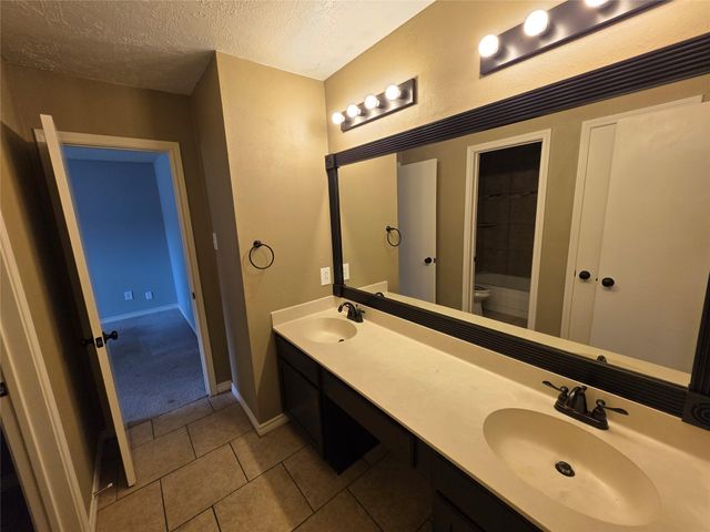 8607 Knoll Forest Drive, Humble, TX 77338