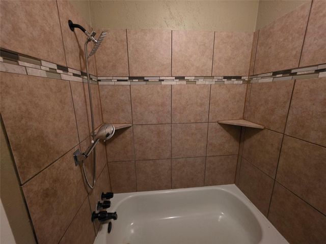 8607 Knoll Forest Drive, Humble, TX 77338
