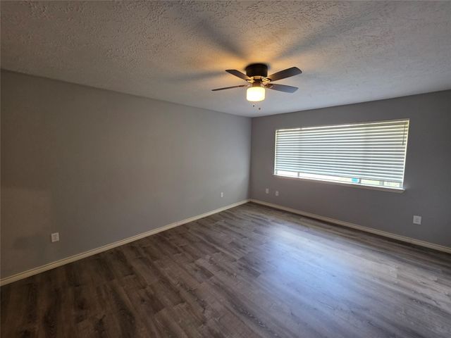 8607 Knoll Forest Drive, Humble, TX 77338