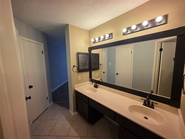 8607 Knoll Forest Drive, Humble, TX 77338
