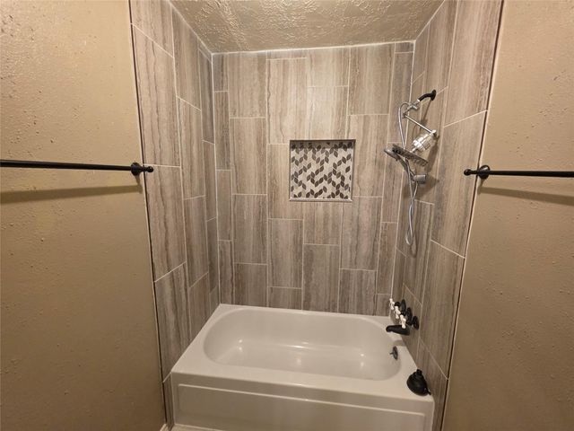 8607 Knoll Forest Drive, Humble, TX 77338