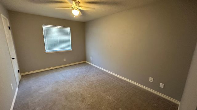 8607 Knoll Forest Drive, Humble, TX 77338
