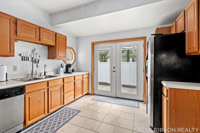 130 W Cherry Street, Wayland City, MI 49348