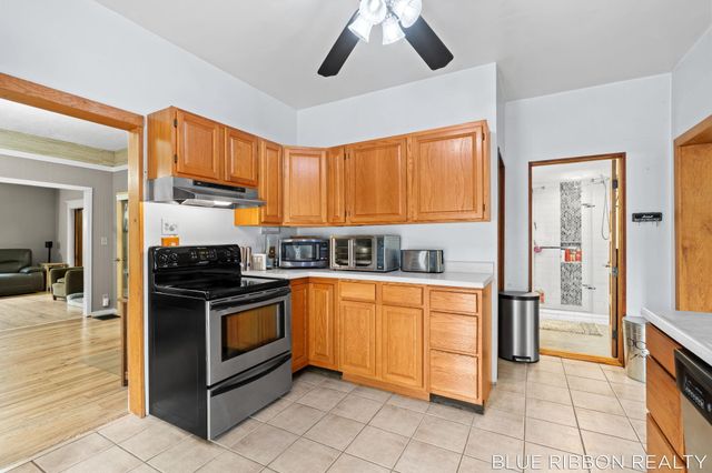 130 W Cherry Street, Wayland City, MI 49348