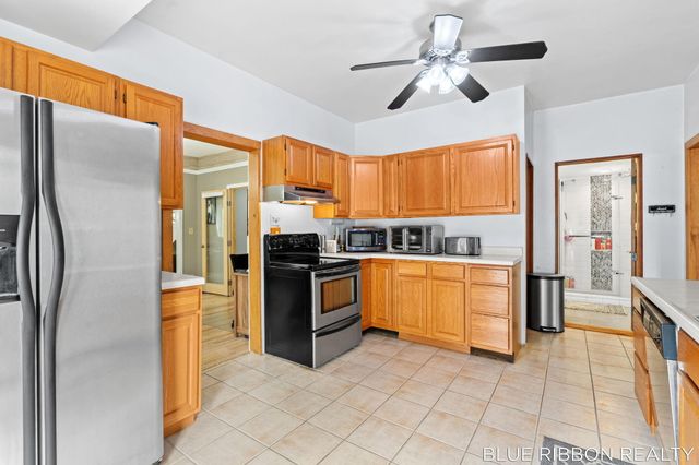 130 W Cherry Street, Wayland City, MI 49348