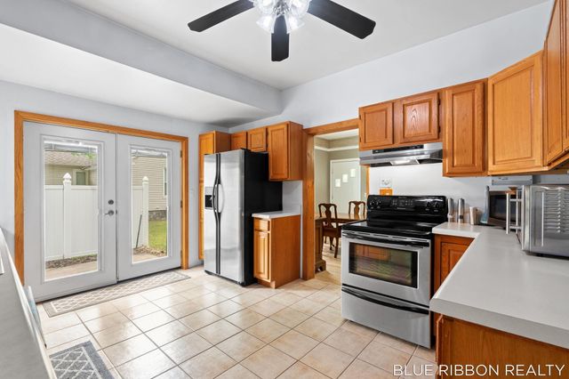 130 W Cherry Street, Wayland City, MI 49348