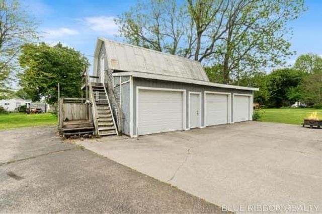 130 W Cherry Street, Wayland City, MI 49348
