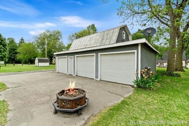 130 W Cherry Street, Wayland City, MI 49348